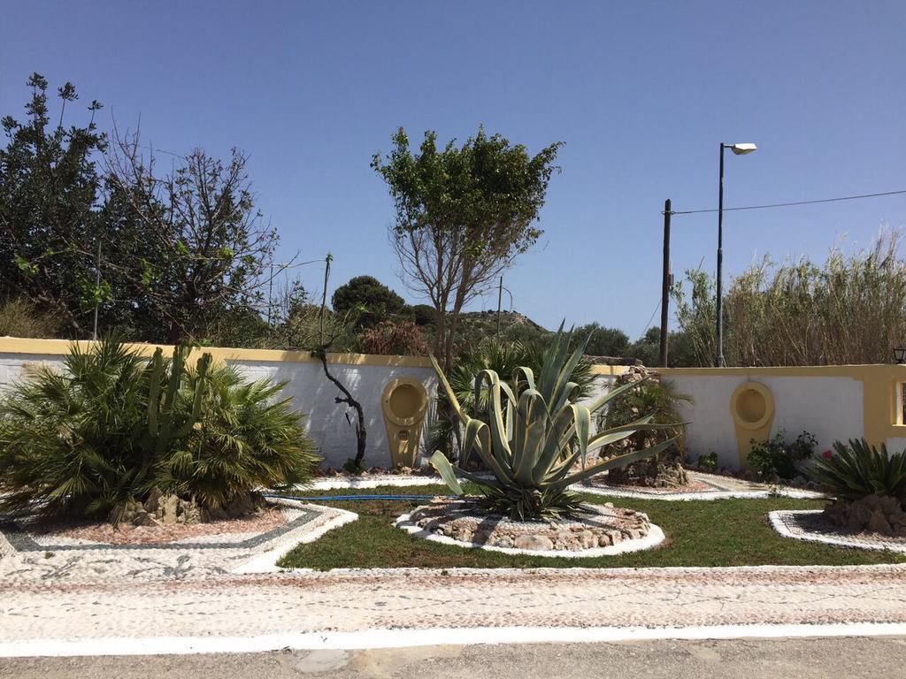 Апартаменты Mosaic Gardens Фалираки Экстерьер фото