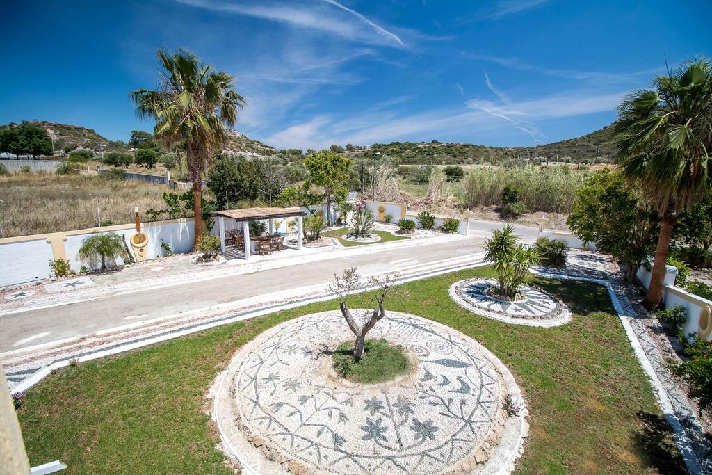 Апартаменты Mosaic Gardens Фалираки Экстерьер фото